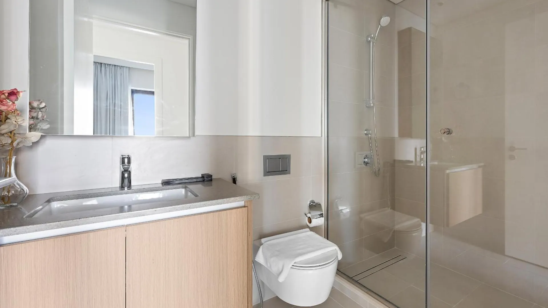 Relax & Unwind 1Br Retreat In Surf- Creek Beach 40 Dubai